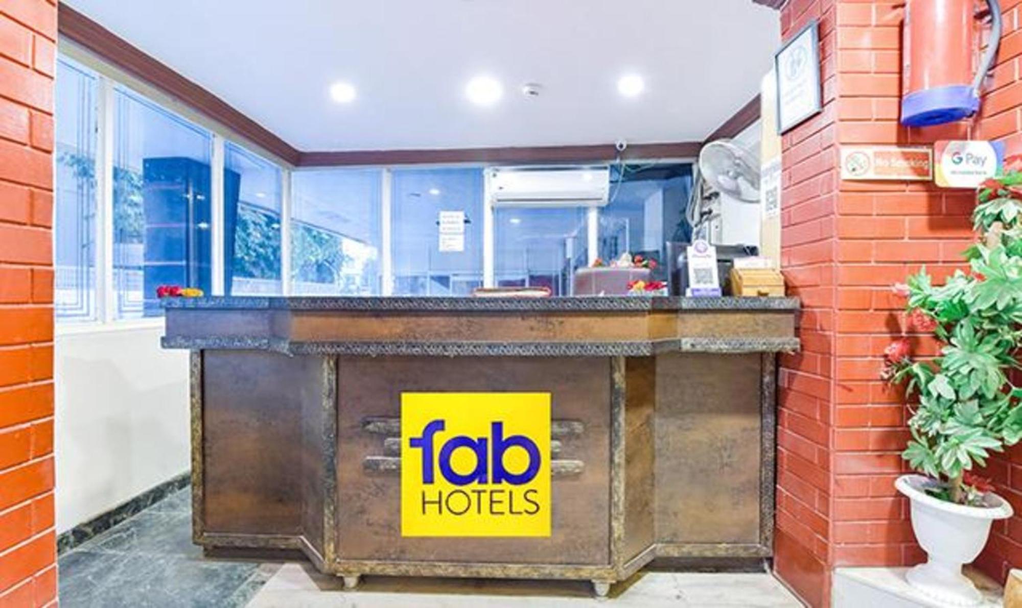 Fabexpress Poonam Palace Amhedabad Dış mekan fotoğraf
